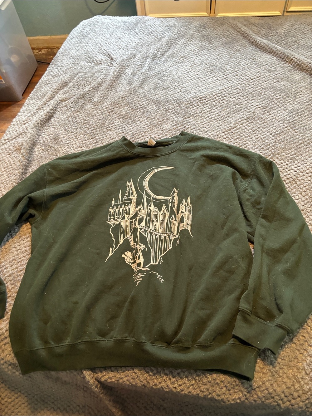 Womens size L Green Graphic Crewneck Sweatshirt - Moonlit Castle Design
